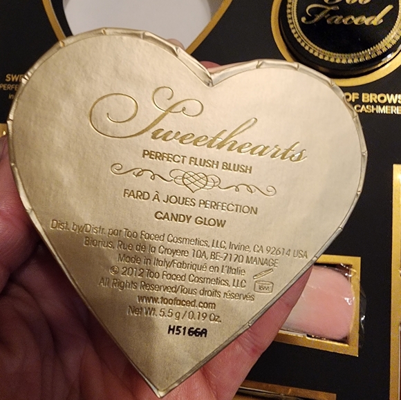 Too Faced All You Need is Love & Makeup Gift Box, NWT - Picture 4 of 12